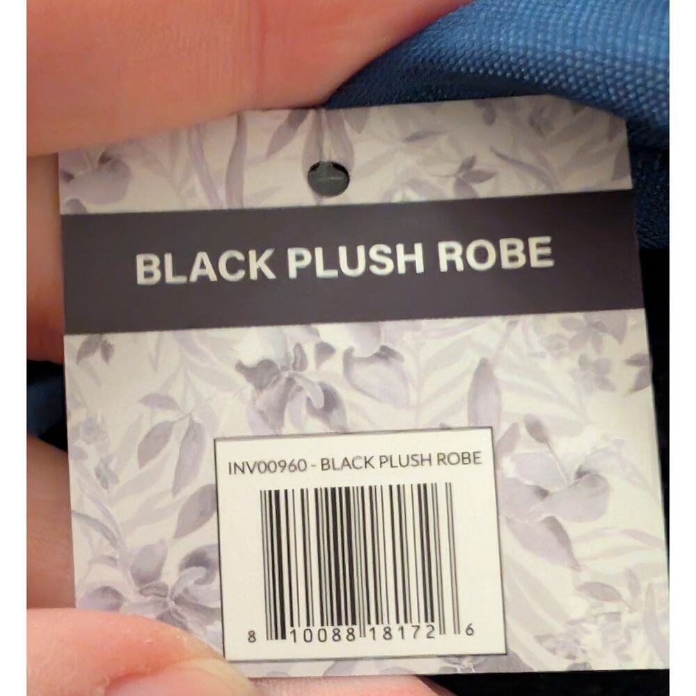 🦃New Tommy Bahama Black Plush Robe - Picture 3 of 3